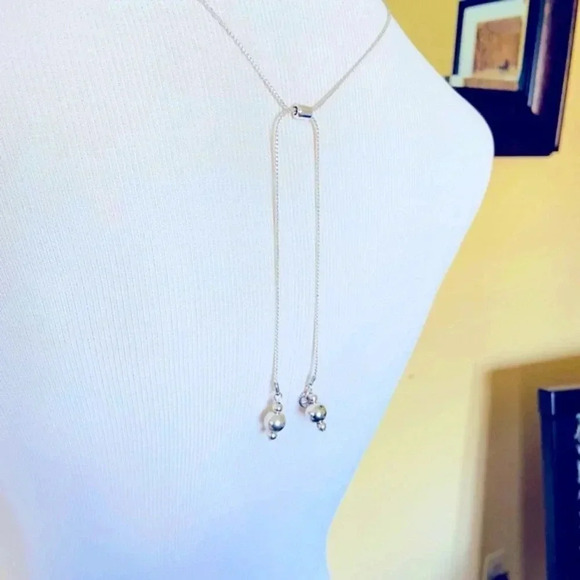 Marlyn Schiff Large Silver Circle Pendant Necklace with Adjustable Chain - Picture 4 of 6